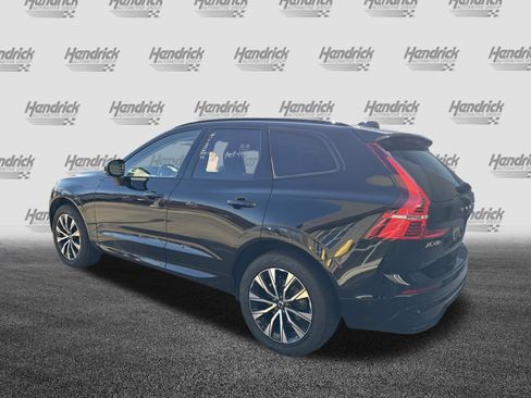 Used 2025 Volvo XC60 B5 Plus image 8