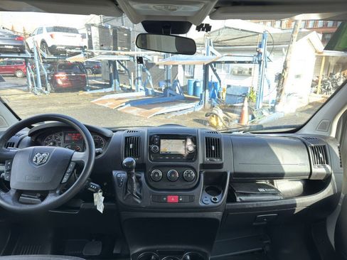 Used 2017 RAM ProMaster 2500 w/ Interior Convenience Group image 18