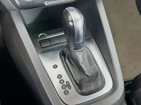 Used 2011 Volkswagen Jetta Sedan FWD image 23