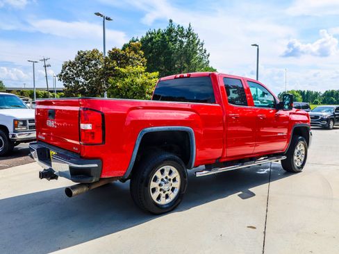 Used 2017 GMC Sierra 2500 SLE w/ SLE Fleet Preferred Package AWD/4WD image 8