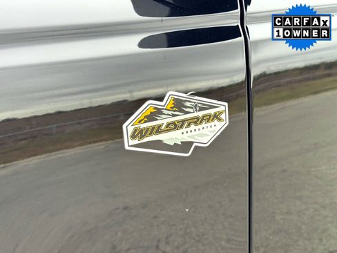 Used 2024 Ford Bronco Wildtrak image 3