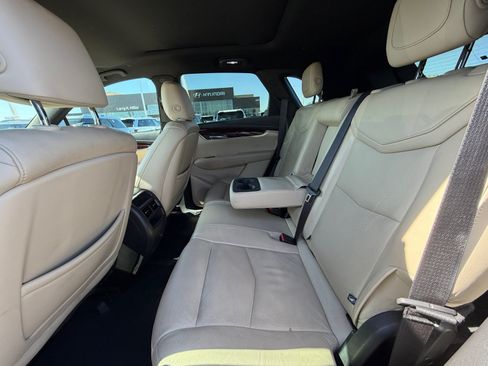 Used 2019 Cadillac XT5 Luxury FWD image 17