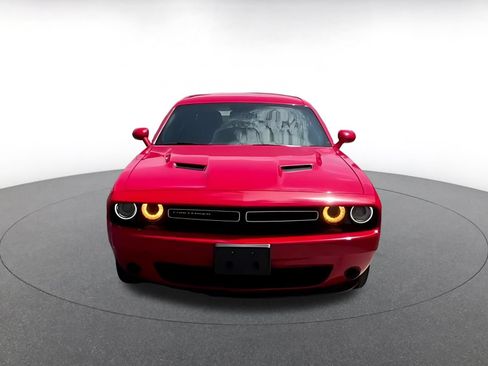 Used 2023 Dodge Challenger SXT RWD image 9