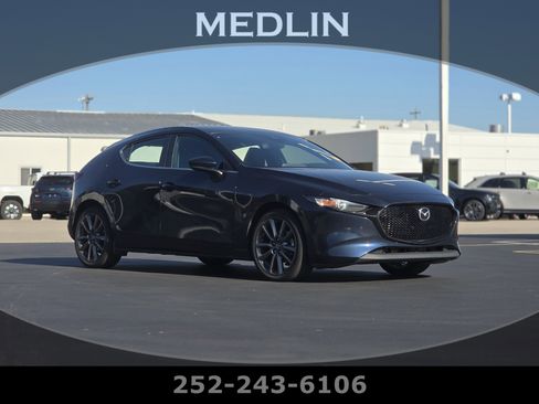 Used 2023 MAZDA MAZDA3 s FWD image 1