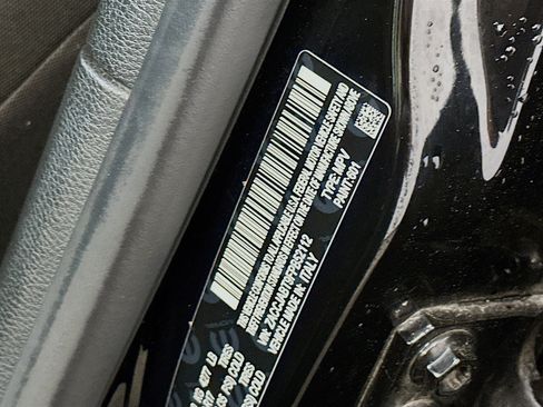 Used 2015 Jeep Renegade Latitude FWD image 12