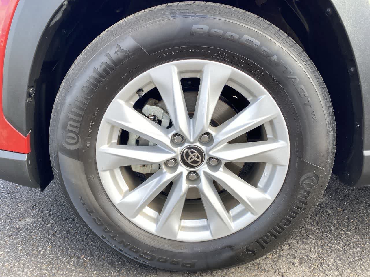 Certified 2024 Toyota Corolla Cross LE w/ Moonroof Package AWD/4WD image 10