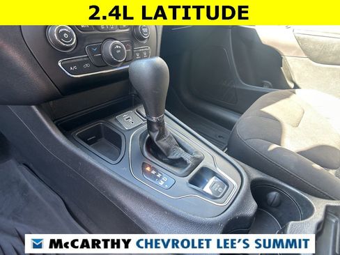 Used 2019 Jeep Cherokee Latitude w/ Popular Appearance Group image 9