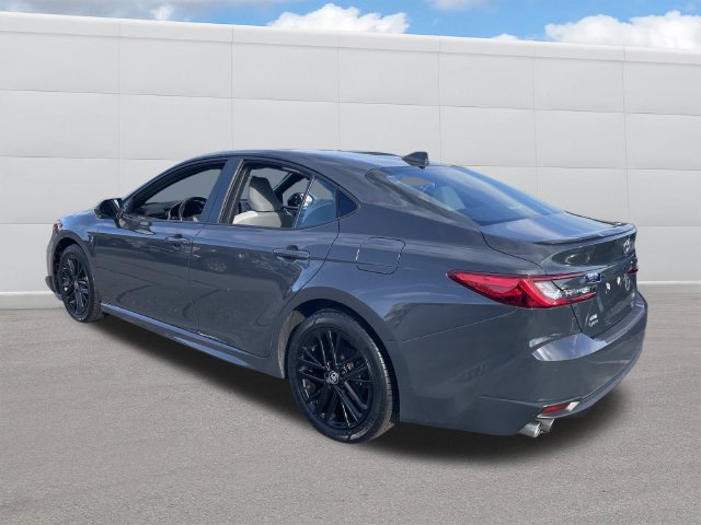 Used 2025 Toyota Camry SE AWD/4WD image 3