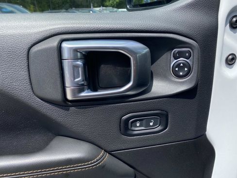 Used 2024 Jeep Wrangler Unlimited Sahara AWD/4WD image 20