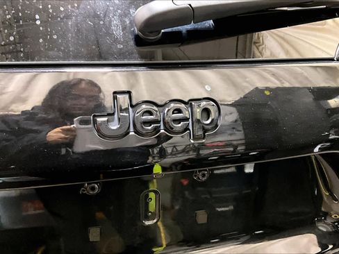 Used 2019 Jeep Cherokee Latitude Plus image 30