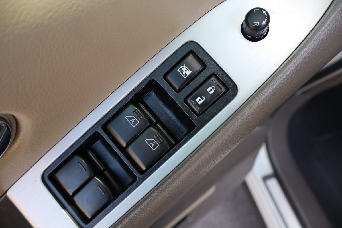 Used 2012 Nissan Murano SV AWD/4WD image 27