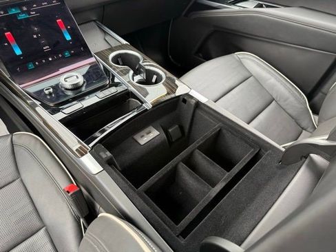 Certified 2025 Cadillac Escalade Premium Luxury AWD/4WD image 28