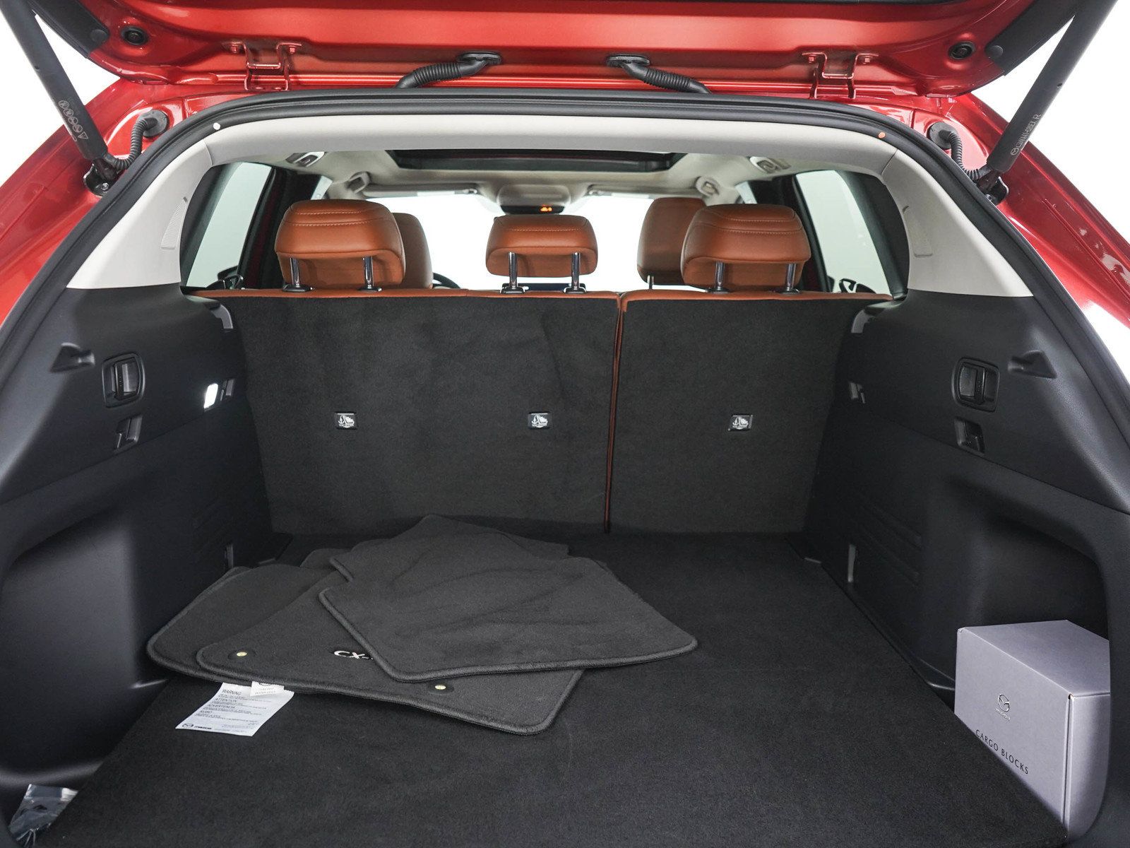 Used 2026 MAZDA CX-50 AWD 2.5 S w/ Cargo Package image 9