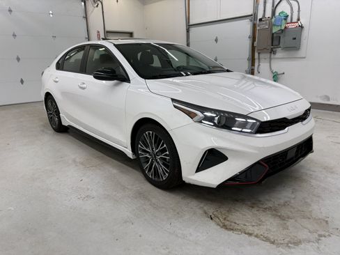 Used 2023 Kia Forte GT-Line w/ GT-Line Premium Package FWD image 5