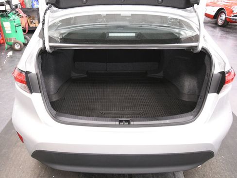 Used 2025 Toyota Corolla LE FWD image 22
