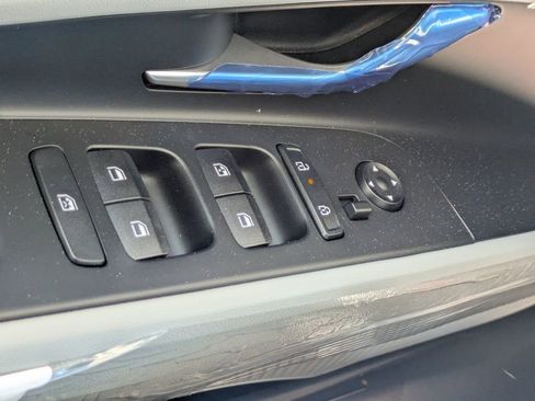New 2026 Hyundai Elantra Limited FWD image 26