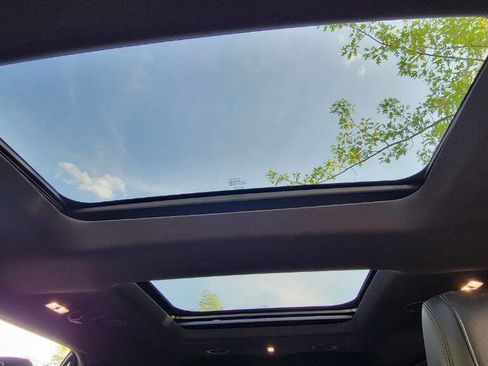 Used 2018 Ford Explorer XLT w/ Equipment Group 202A image 40