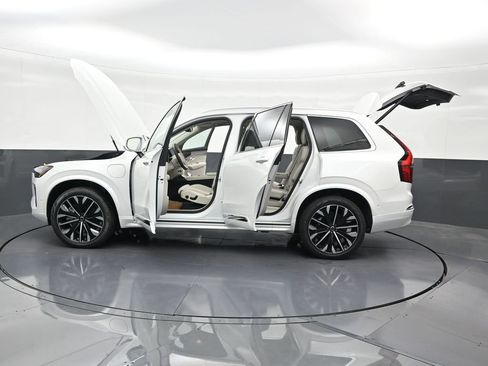 New 2026 Volvo XC90 T8 Ultra w/ Protection Package Premier AWD/4WD image 32
