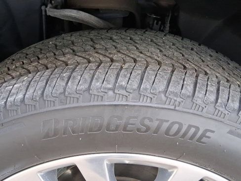 Used 2024 Cadillac Escalade Premium Luxury image 21