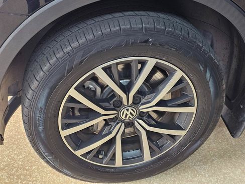 Used 2019 Volkswagen Tiguan SE FWD image 46