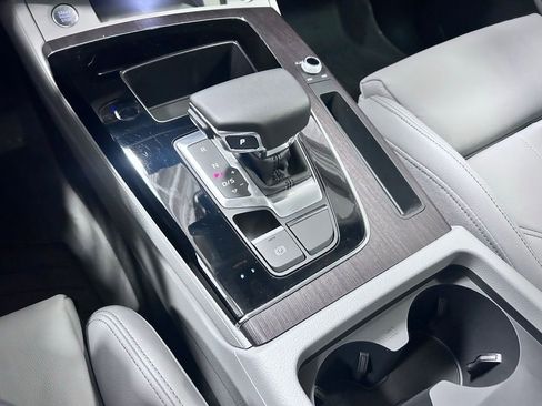 Used 2024 Audi Q5 2.0T Premium image 17