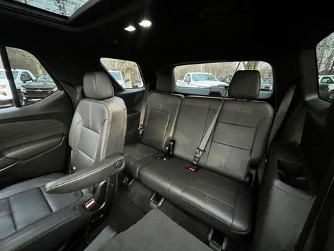 Used 2022 Chevrolet Traverse RS image 21
