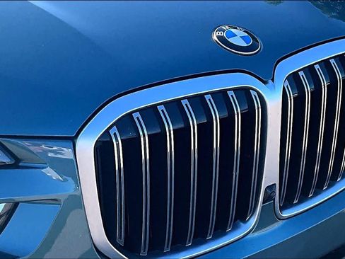 Used 2024 BMW X7 xDrive40i w/ Executive Package AWD/4WD image 32