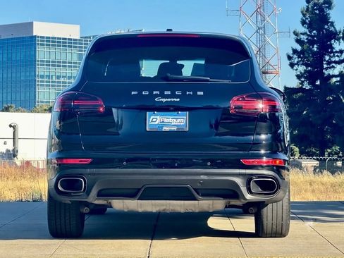 Used 2018 Porsche Cayenne AWD/4WD image 5