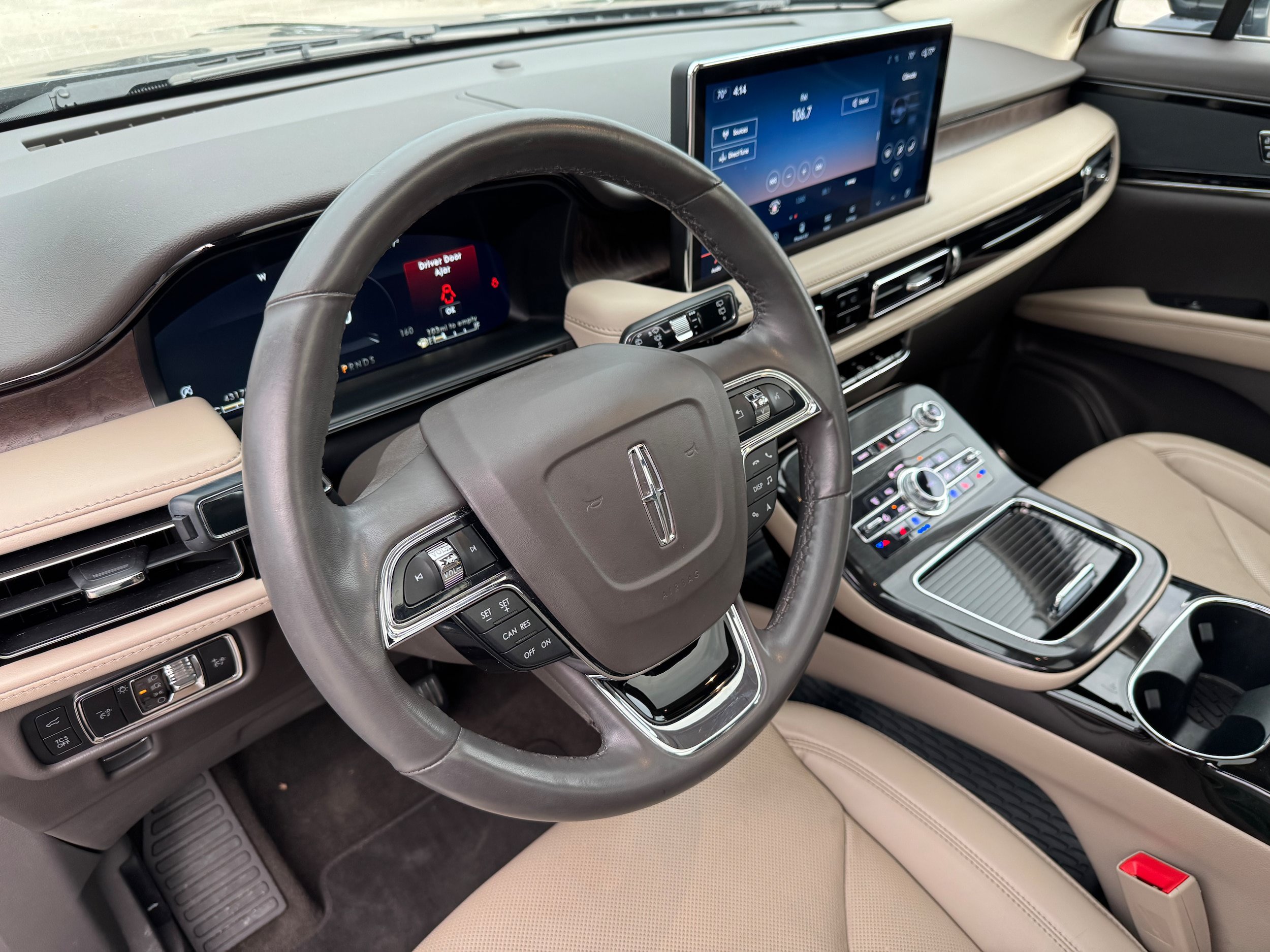 Used 2023 Lincoln Nautilus Reserve AWD/4WD image 8