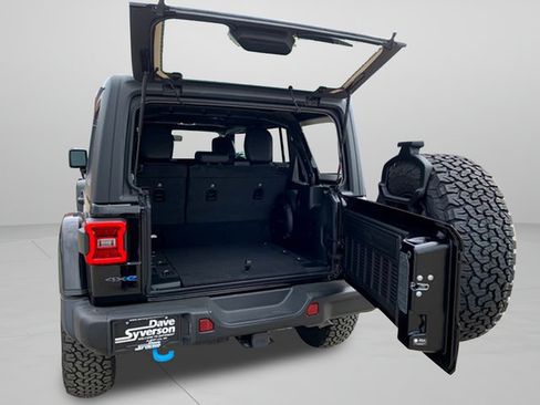 Used 2023 Jeep Wrangler Unlimited Rubicon 4xe w/ Dual Top Group AWD/4WD image 4