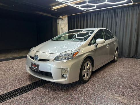 Used 2010 Toyota Prius Five FWD image 3