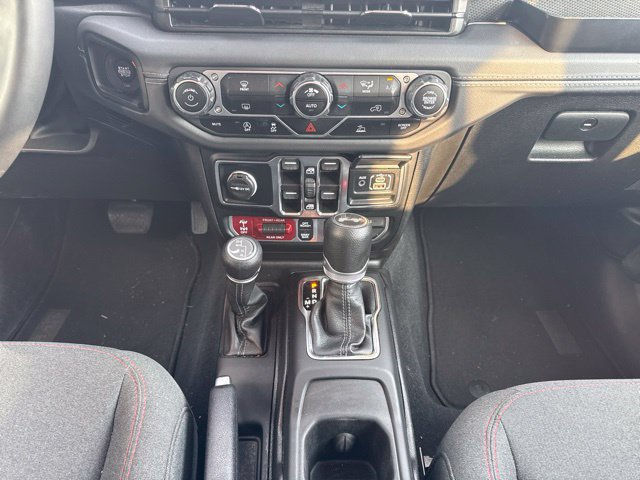 Used 2024 Jeep Wrangler Unlimited Rubicon AWD/4WD image 16