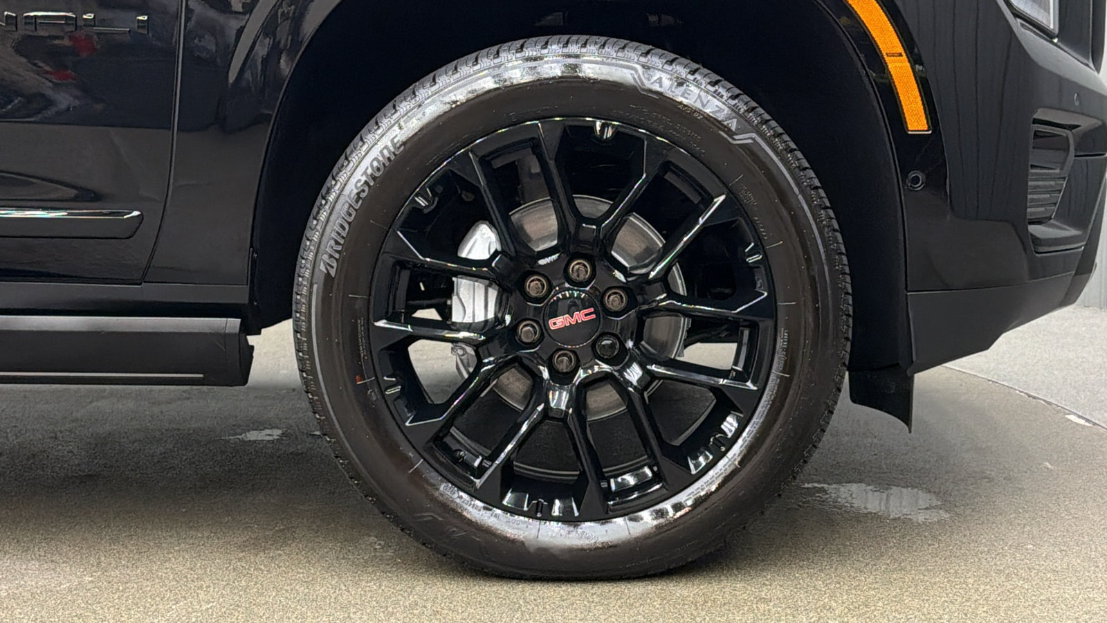 Used 2026 GMC Yukon XL Denali w/ Sun & Power Step Package AWD/4WD image 9