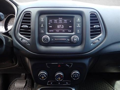 Used 2017 Jeep Compass Latitude w/ Safe & Security Group AWD/4WD image 10