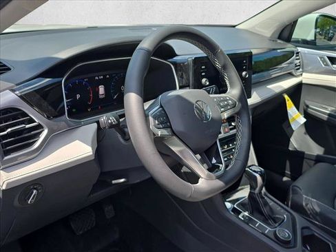 New 2026 Volkswagen Taos SEL AWD/4WD image 8