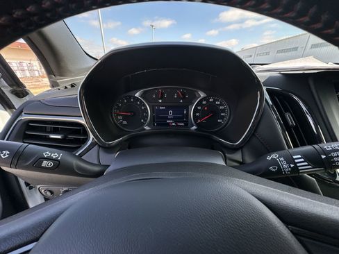 Used 2022 Chevrolet Equinox RS w/ LPO, Floor Liner Package image 12