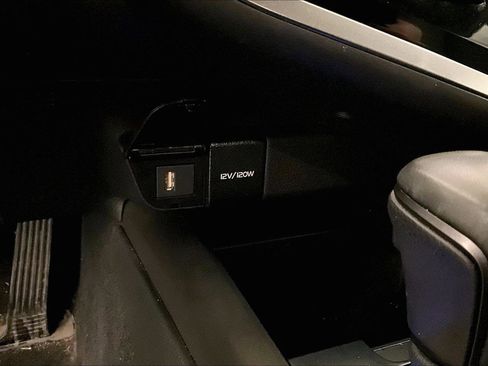 Used 2023 Toyota Camry SE image 31