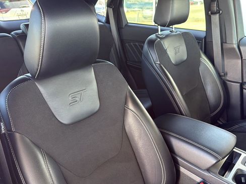 Used 2022 Ford Edge ST image 40