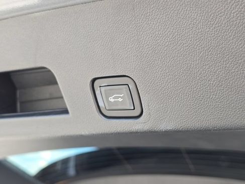 Used 2025 Buick Enclave Sport Touring w/ Power Package FWD image 12