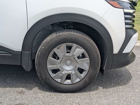 Used 2026 Nissan Kicks S FWD image 11
