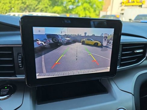 Used 2021 Ford Explorer XLT w/ Equipment Group 202A image 20