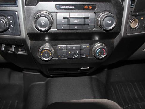 Used 2021 Ford F250 XLT w/ FX4 Off-Road Package AWD/4WD image 37