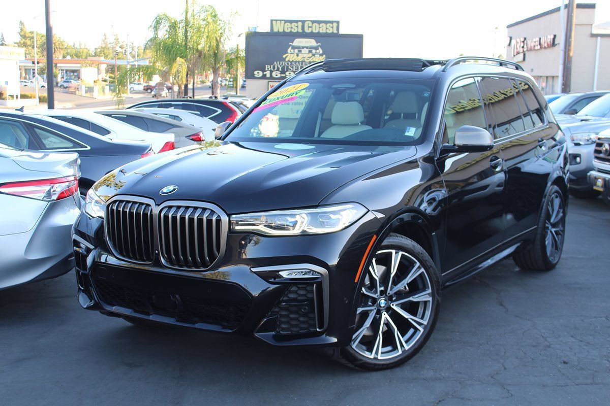 Used 2021 BMW X7 M50i w/ Dynamic Handling Package AWD/4WD image 58