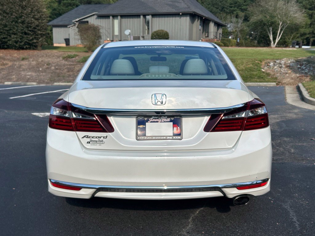 Used 2016 Honda Accord LX image 17