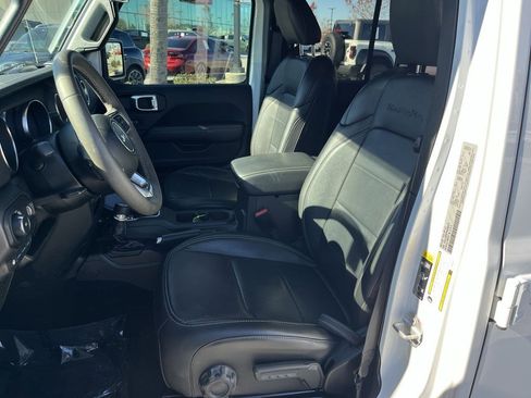 Used 2023 Jeep Wrangler Sahara image 16