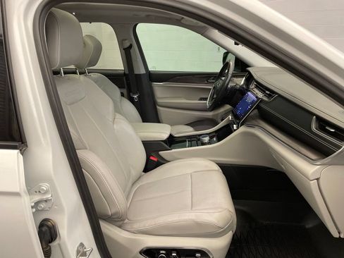 Used 2021 Jeep Grand Cherokee L Overland w/ Luxury Tech Group IV RWD image 33