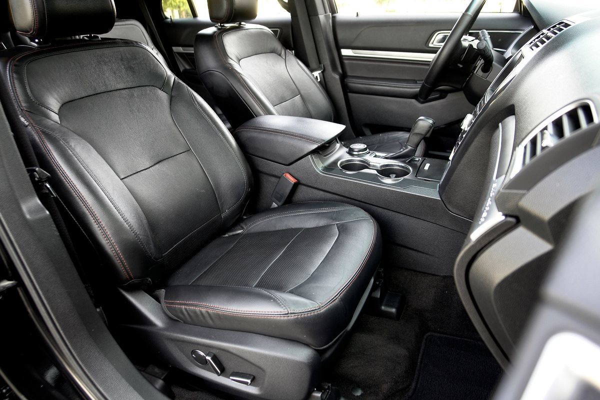 Used 2016 Ford Explorer Sport w/ Equipment Group 401A AWD/4WD image 9