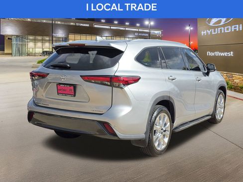 Used 2020 Toyota Highlander Limited image 7