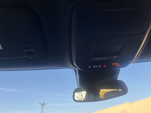 Used 2025 Buick Enclave Preferred image 35