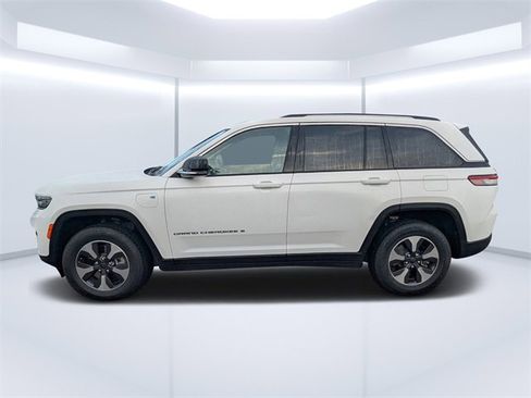 Used 2024 Jeep Grand Cherokee Limited 4xe image 6